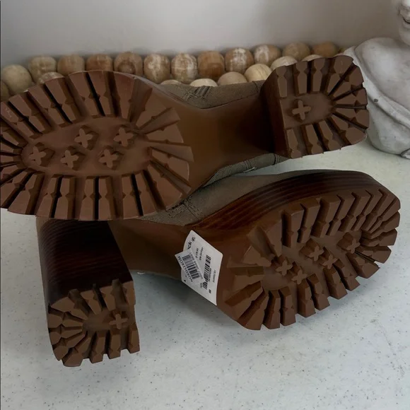 Steve Madden Summit Women's Boots Taupe Suede Size 8.5 NWOB - Picture 6 of 9